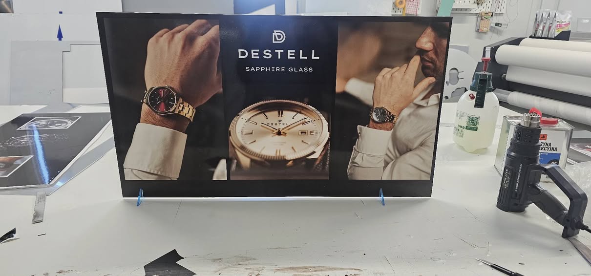 Pianka dwustronna na witrynie - widok 2